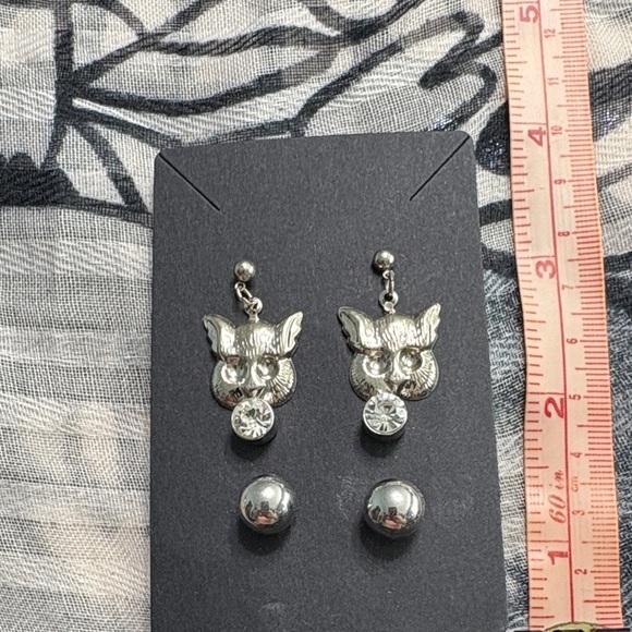 Jewelry - 🖤Elegant Silver Owl Drop Earrings🖤